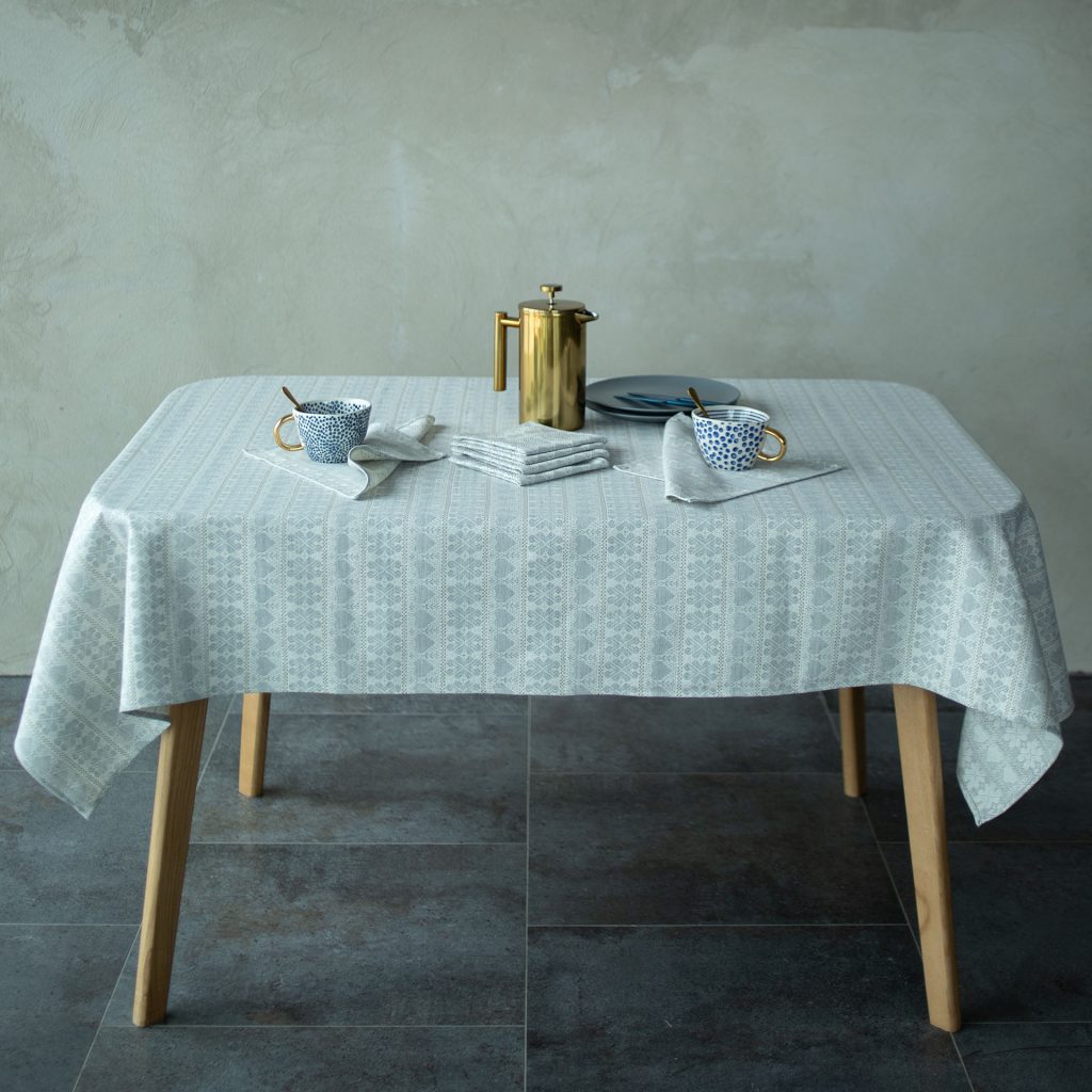 White Gray Linen Table Set 75x55 - Scandinavian 7-Piece Collection | Decor Nestly